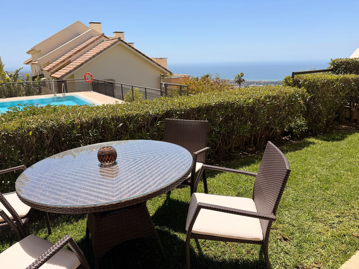 2 Bedroom Apartment in Marbella - Photo 5
