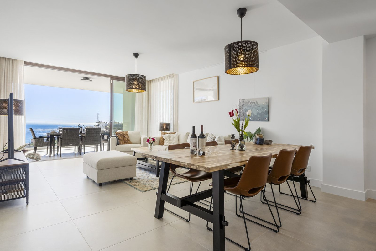 3 Bedroom Apartment in Fuengirola - Photo 11