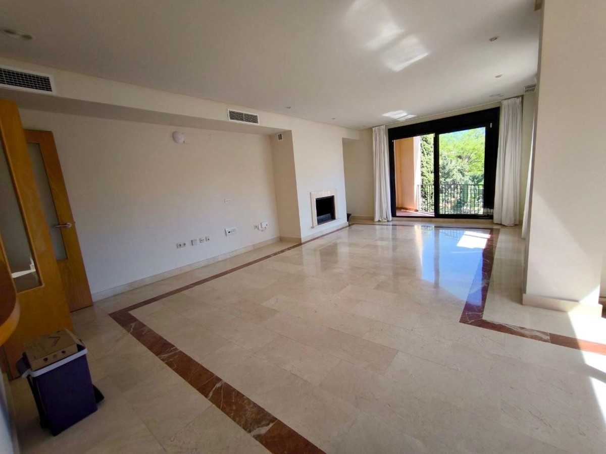 Piso de 2 dormitorios con piscina en Málaga – Foto 8