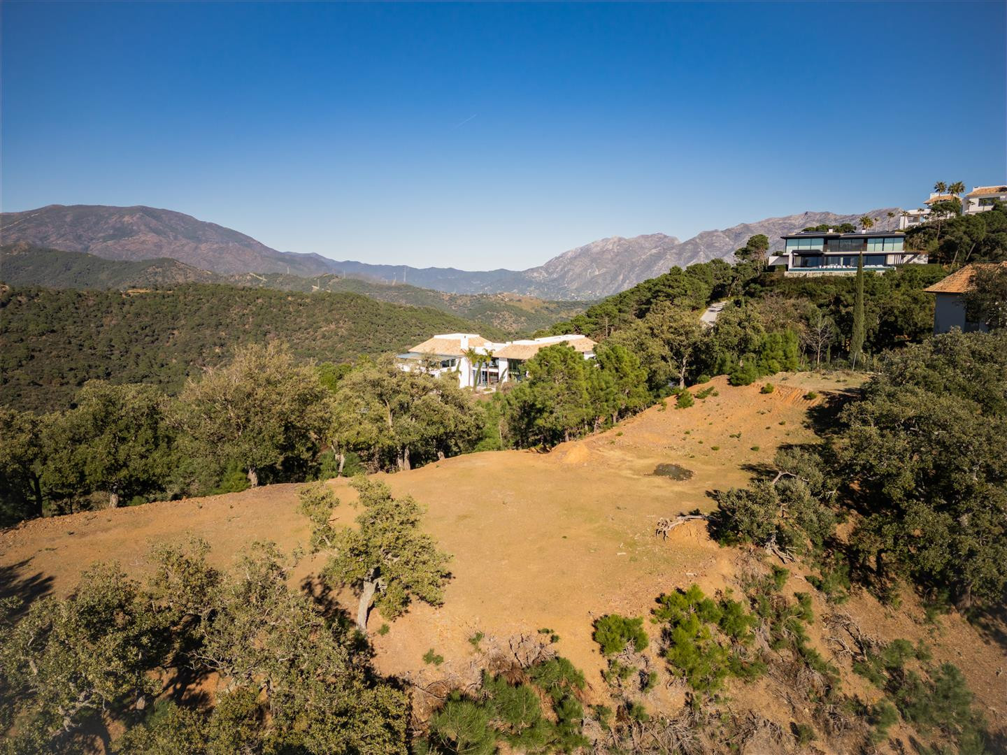 4,100 m² Plot in Benahavís - Photo 8