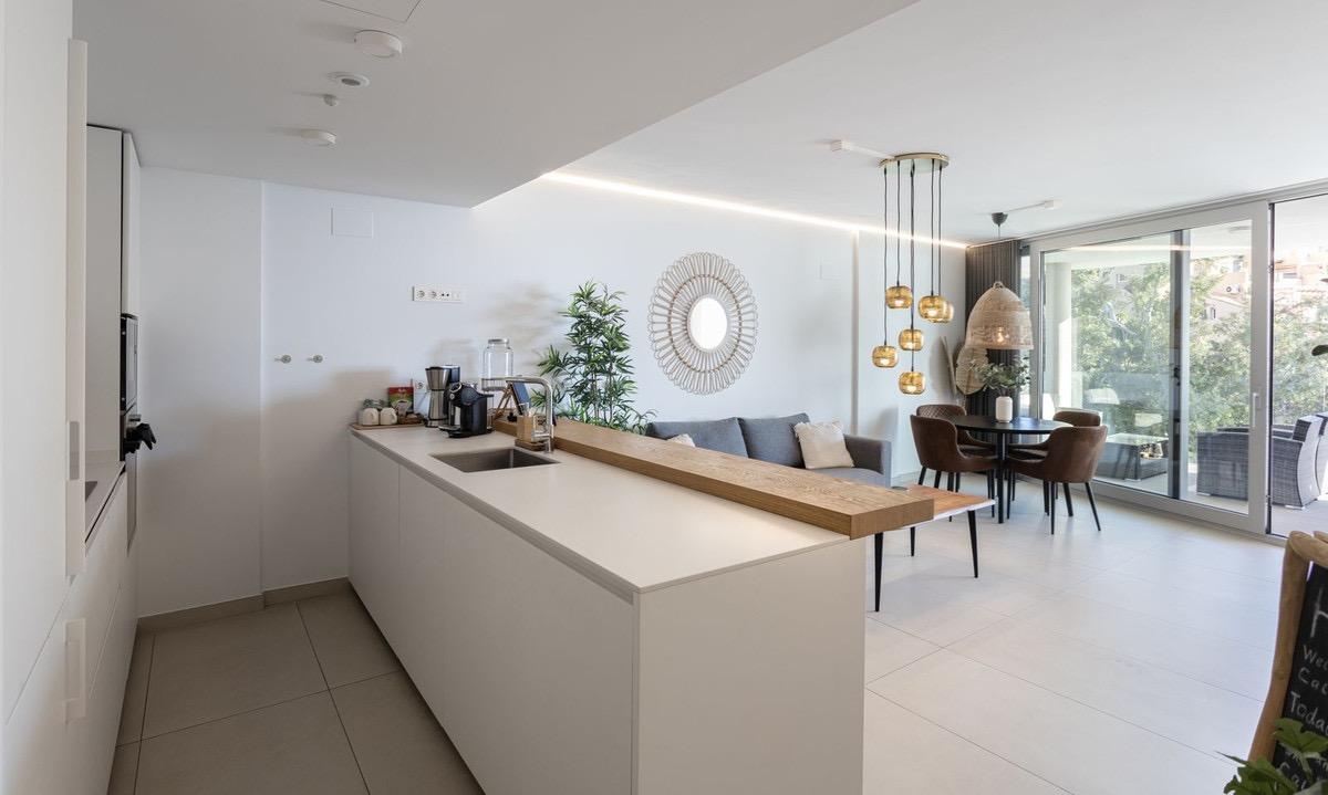 2 Bedroom Apartment in Fuengirola - Photo 9