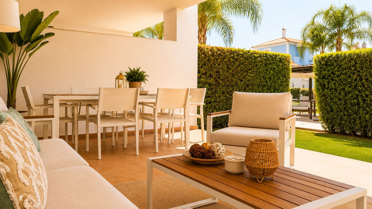 2 Bedroom Apartment in Estepona - Photo 20