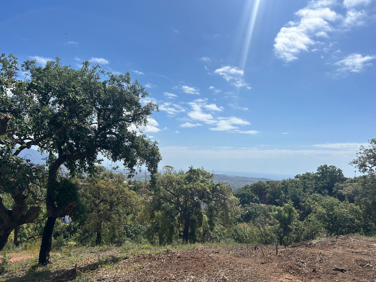 1,121 m² Plot in Marbella
