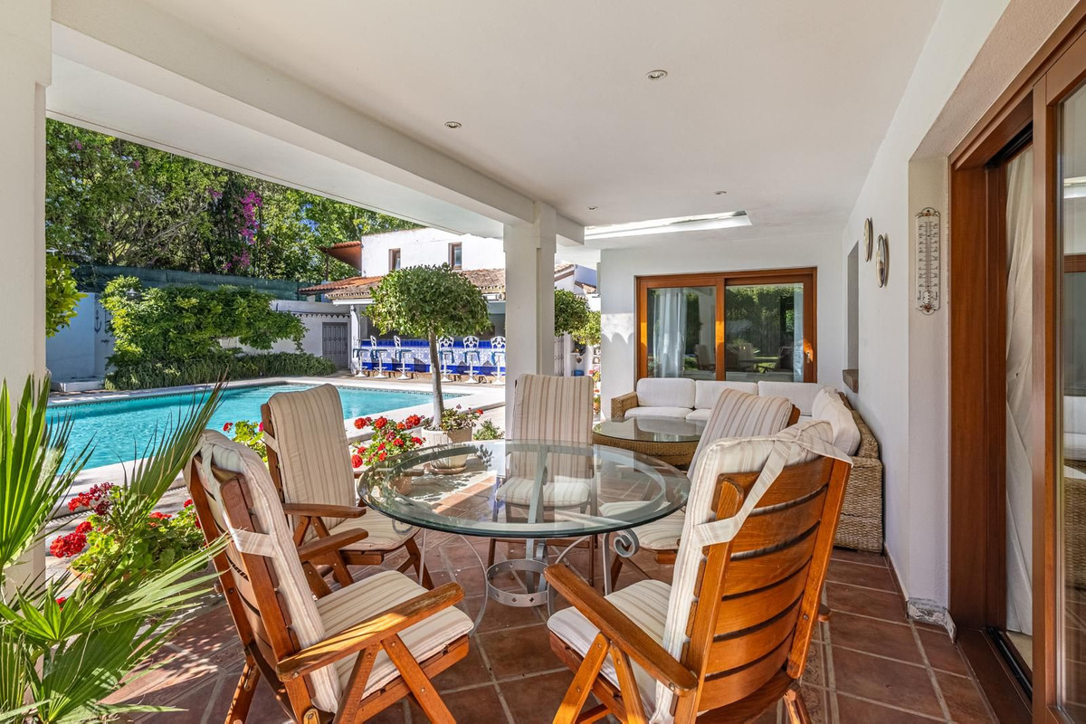 5 Bedroom Villa in Estepona - Foto 8