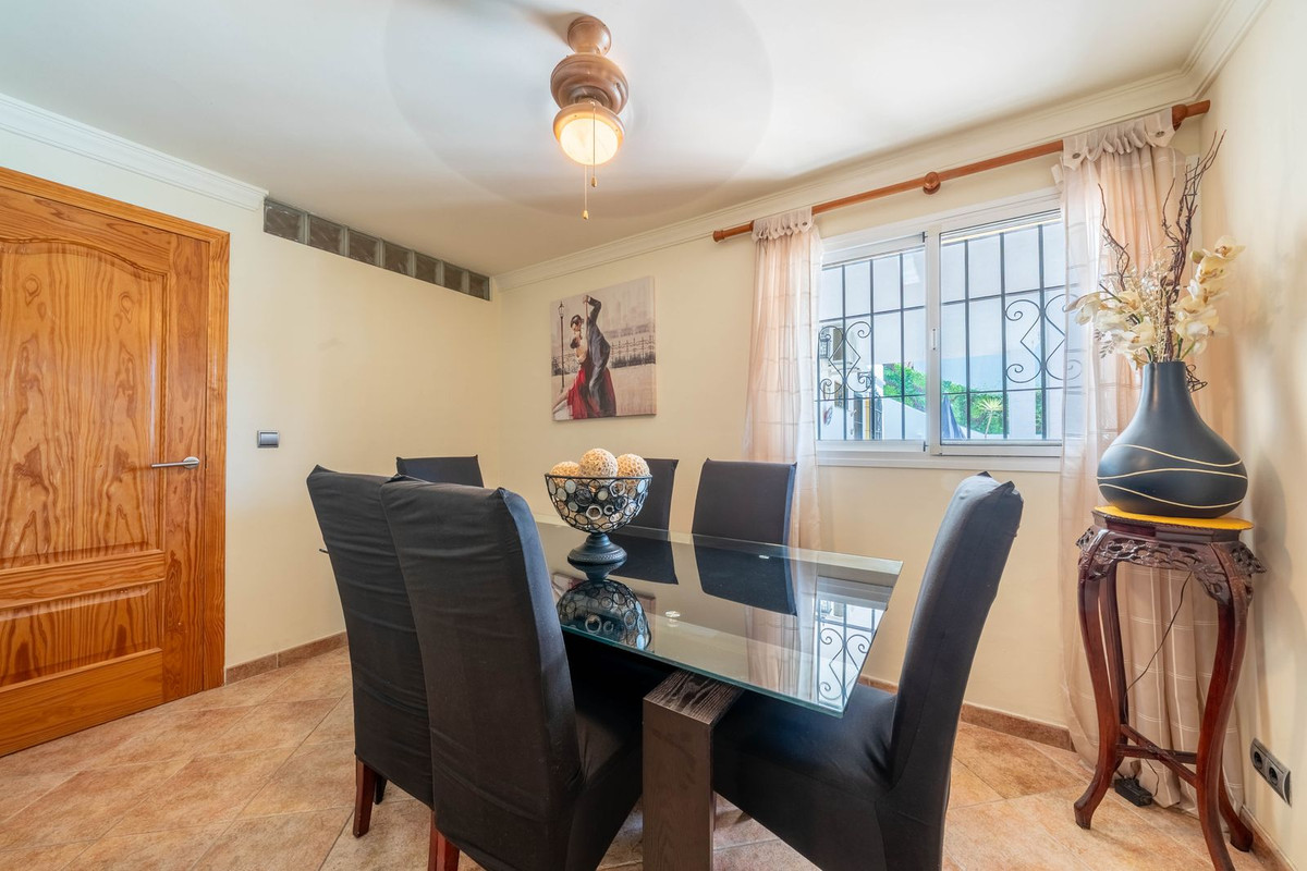 4 Bedroom Villa in Monda - Photo 32