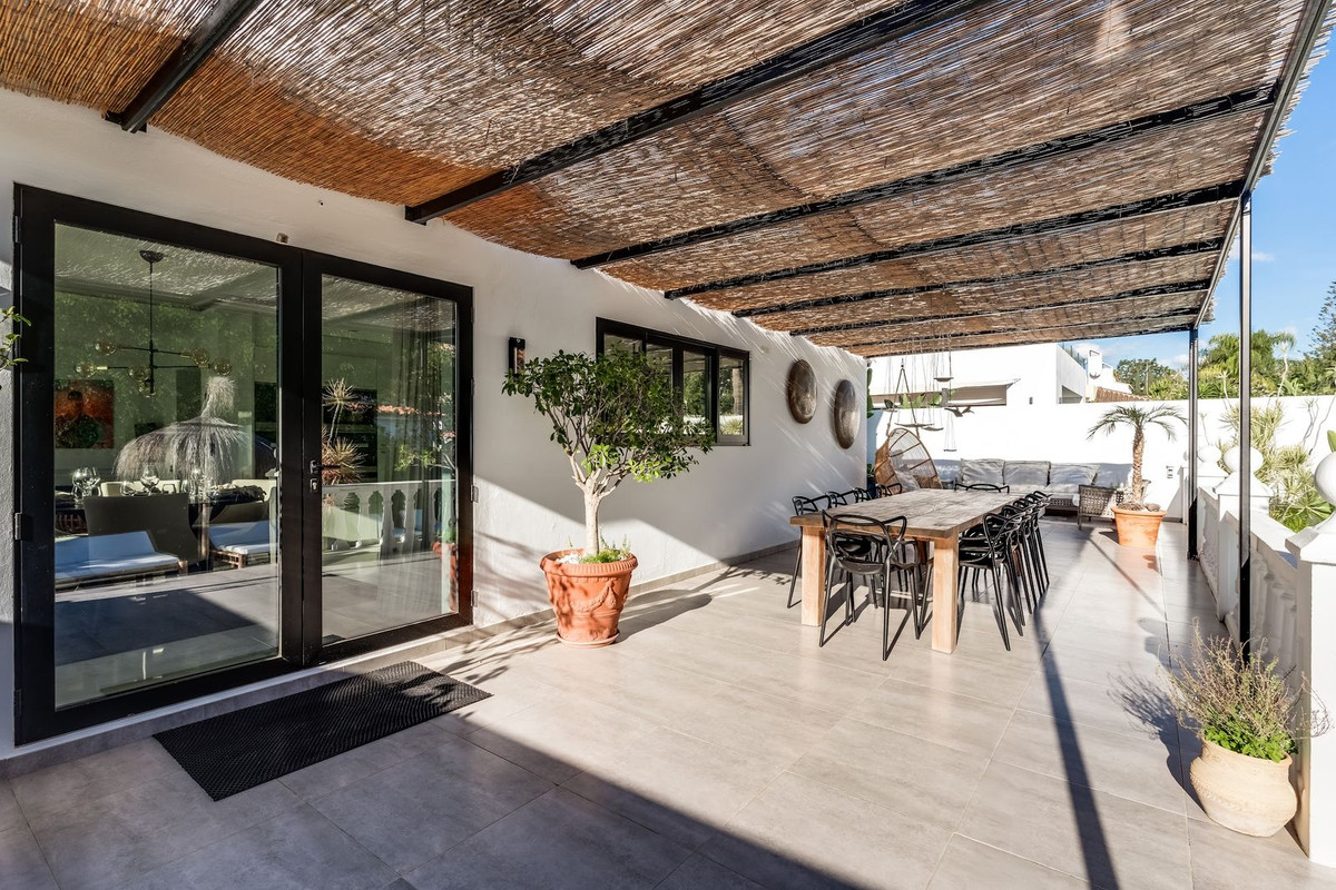 5 Bedroom Villa in Marbella - Photo 42