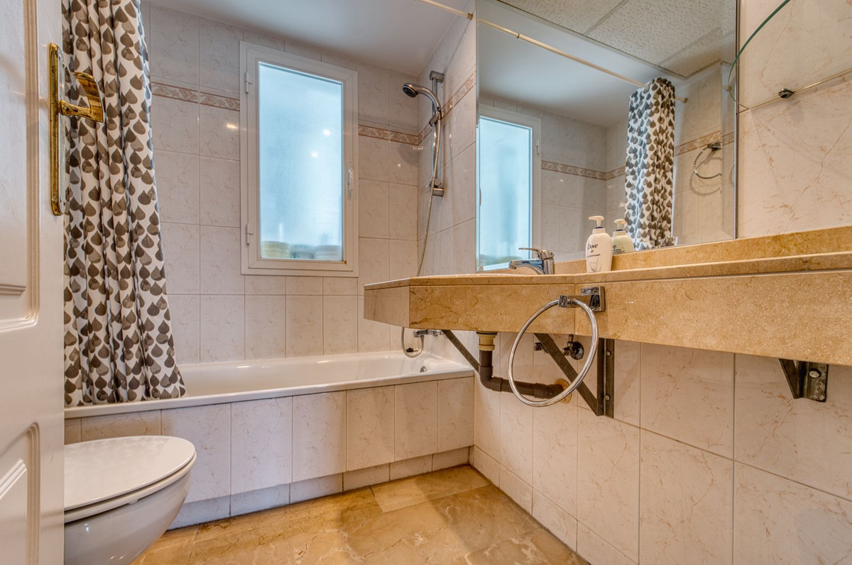Apartamento com 4 quartos com piscina em Málaga, Espanha – Foto 9