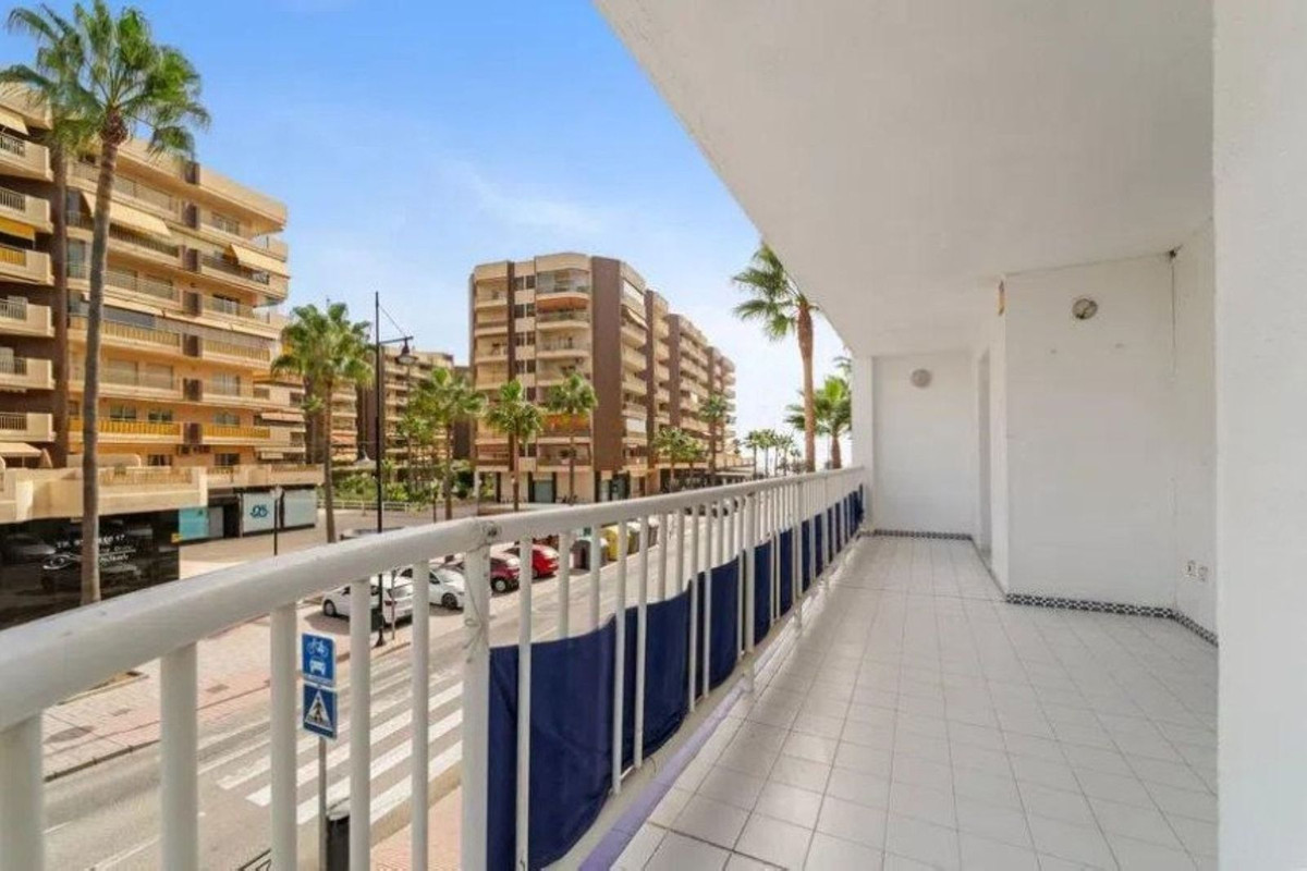 3 Bedroom Apartment in Fuengirola - Foto 3