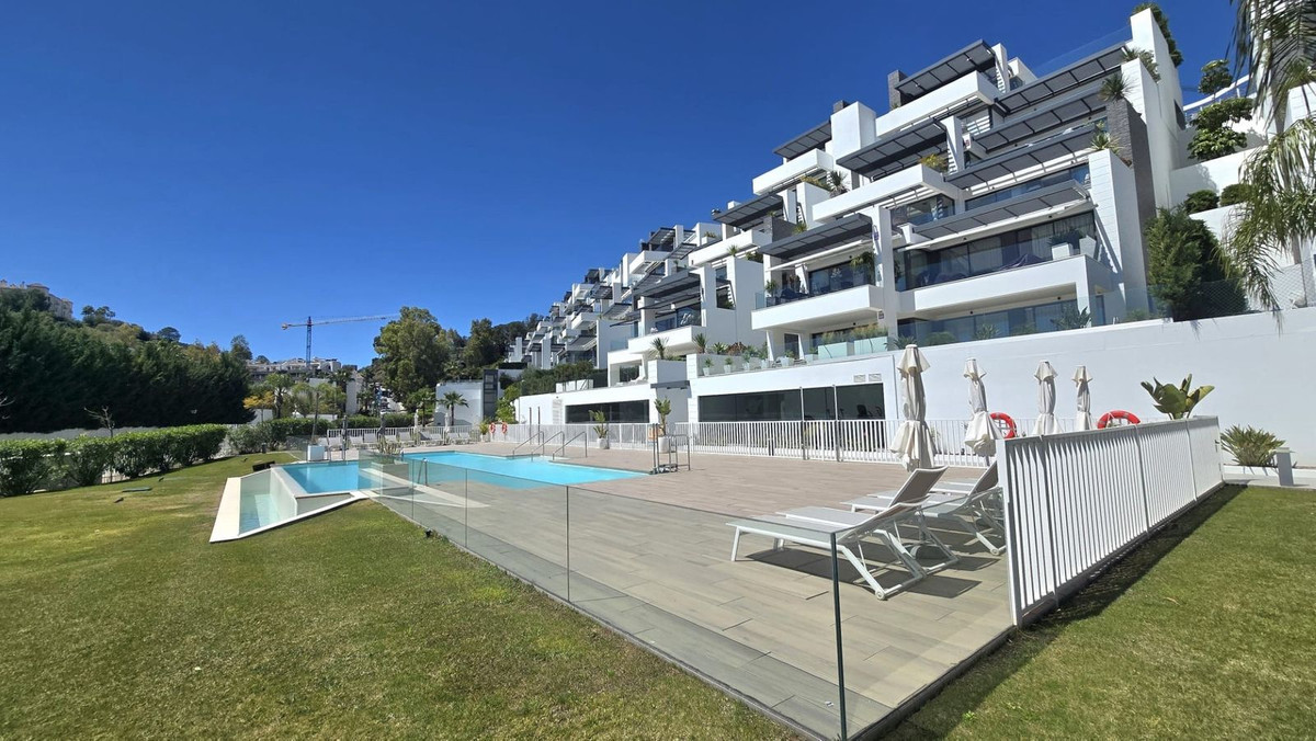 2 Bedroom Apartment in Benahavís - Photo 27