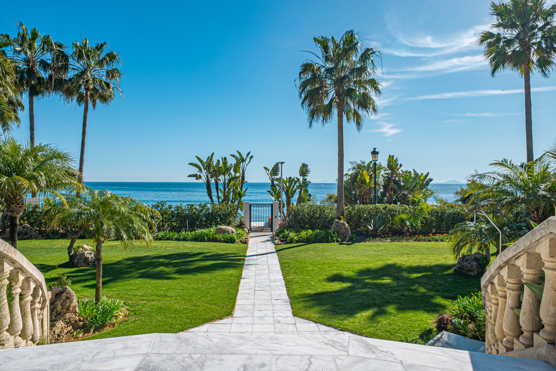 3 Bedroom Apartment in Estepona - Photo 5
