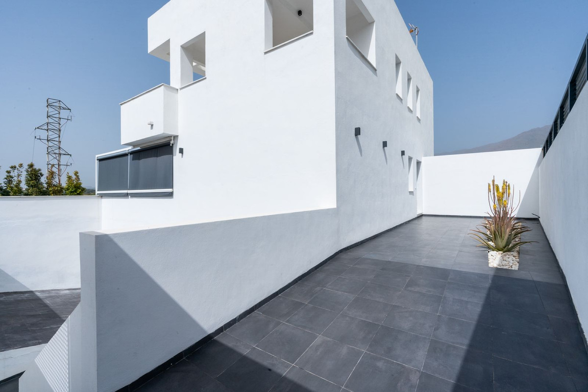 3 Bedroom Villa in Estepona - Photo 52