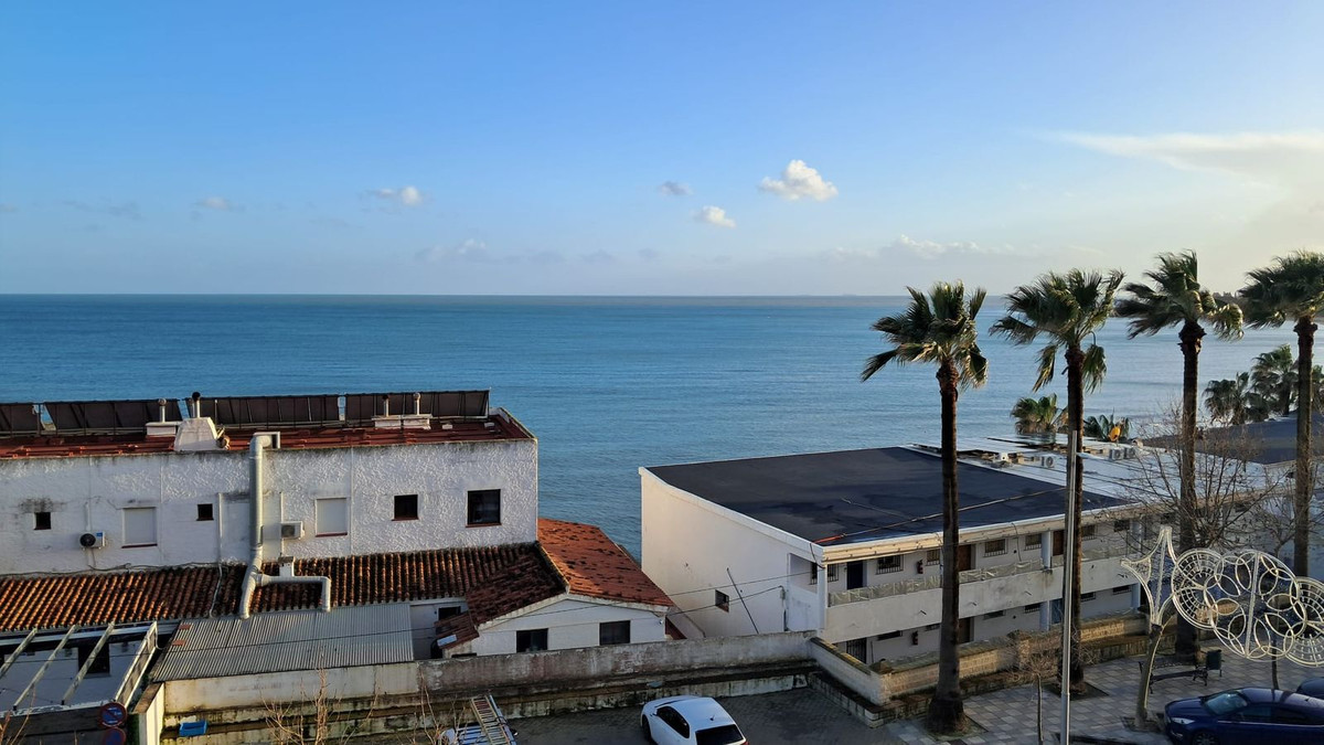 3 Bedroom Apartment in Torreguadiaro - Photo 13
