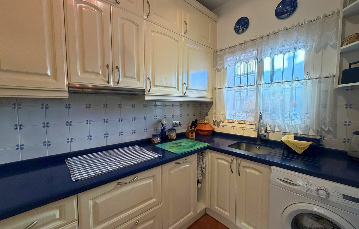 3 Bedroom Townhouse in Marbella - Photo 18