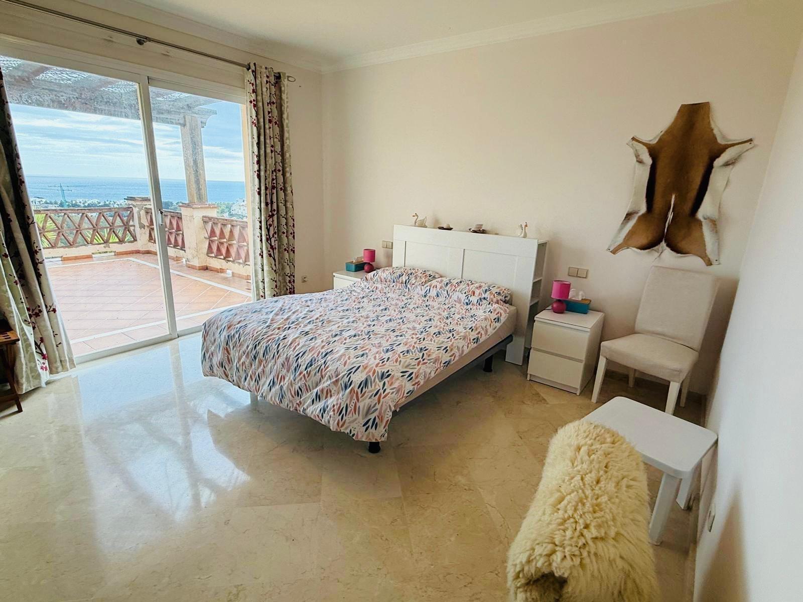 5 Bedroom Villa in Casares - Photo 18