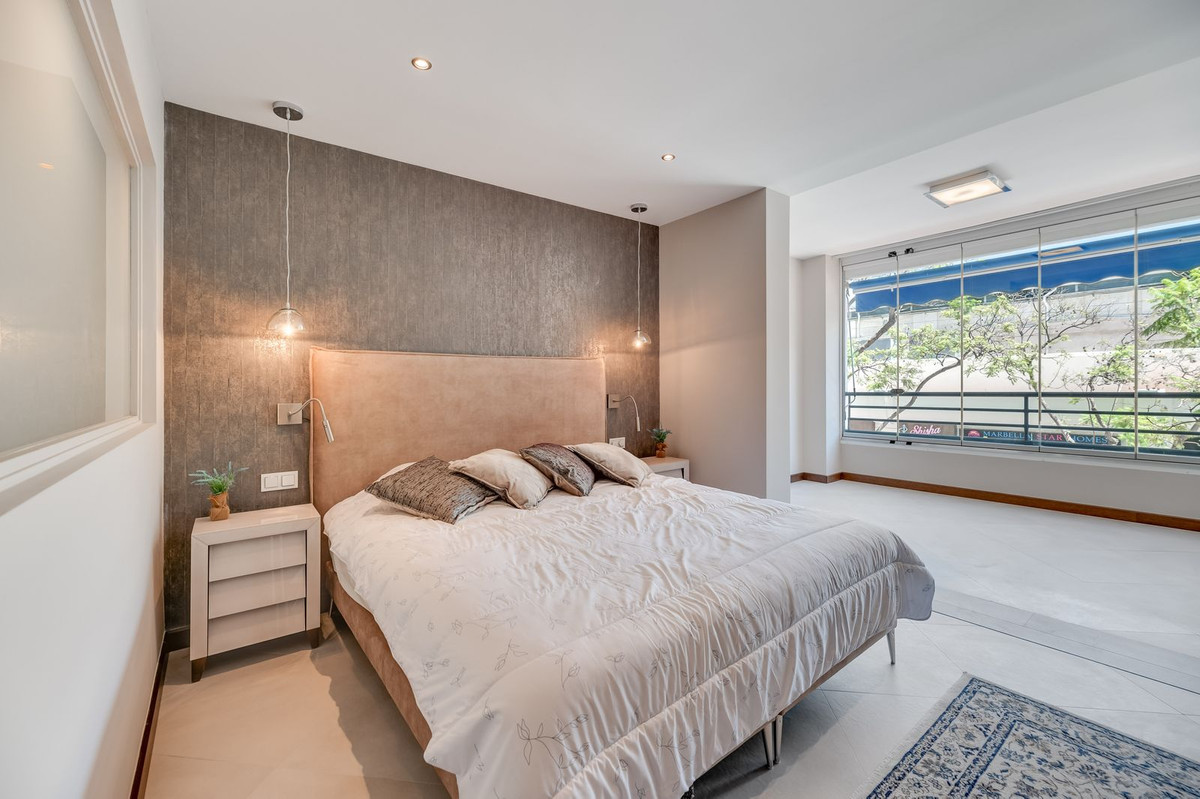 3 Bedroom Apartment in Marbella - Photo 11