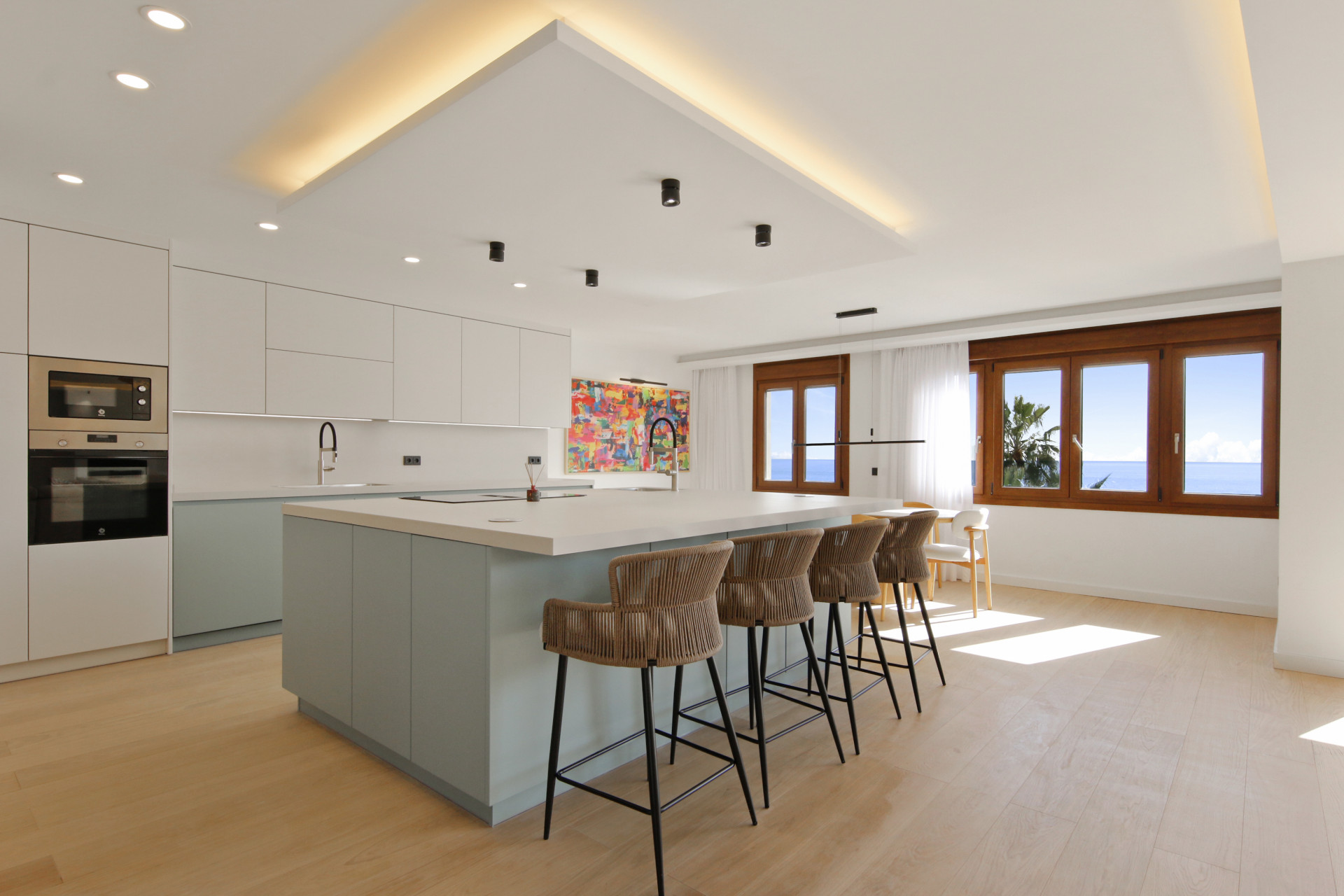 3 Bedroom Penthouse in Estepona - Photo 9