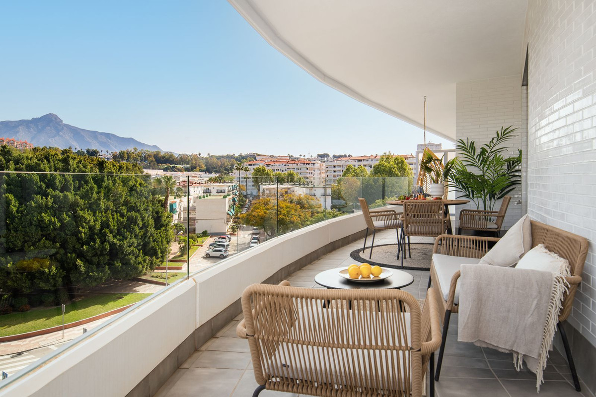 2 Bedroom Apartment in Marbella - Photo 14