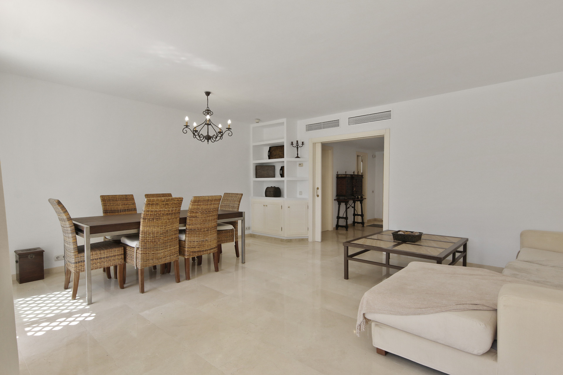 3 Bedroom Townhouse in Estepona - Photo 8
