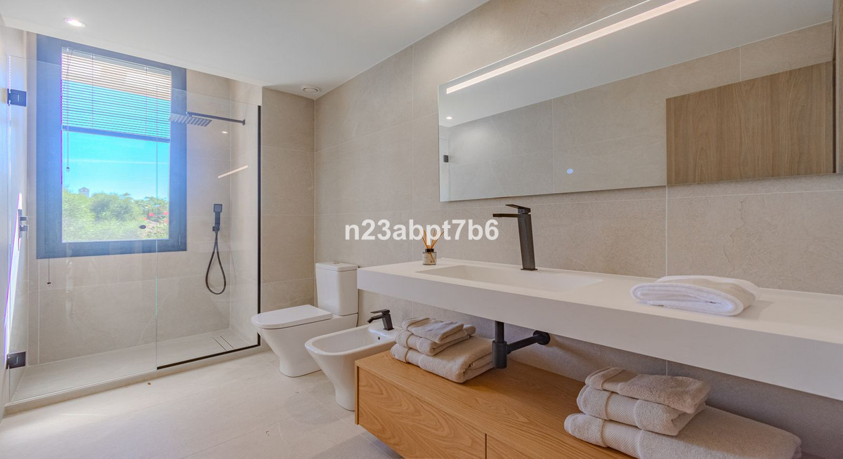5 Bedroom Villa in Sotogrande - Photo 11