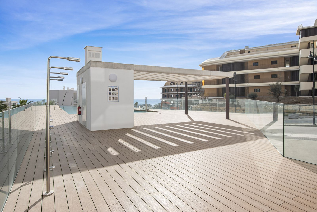 2 Bedroom Apartment in Fuengirola - Photo 30