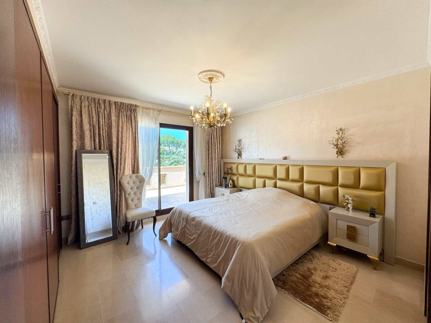 2 Bedroom Apartment in Marbella - Photo 7