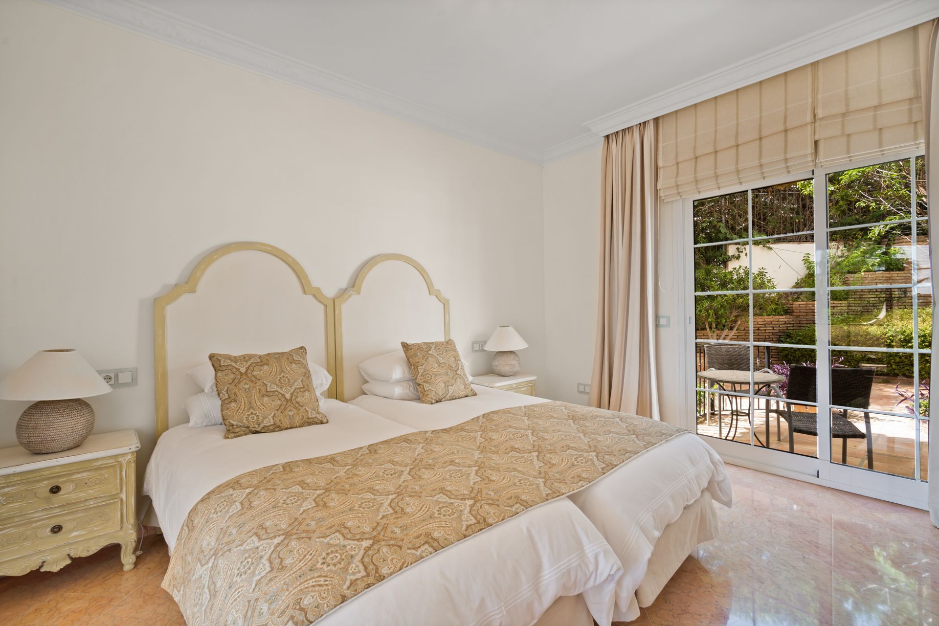 6 Bedroom Villa in Estepona - Photo 10
