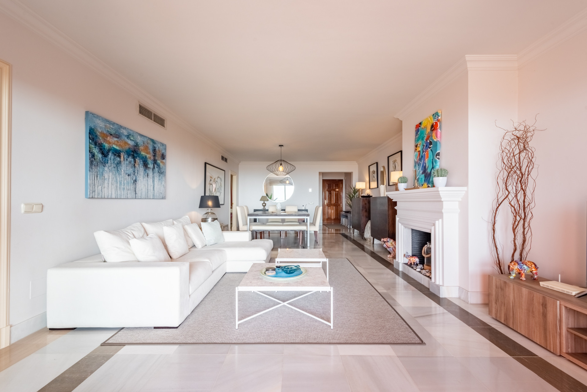 2 Bedroom Apartment in Benahavís - Photo 7