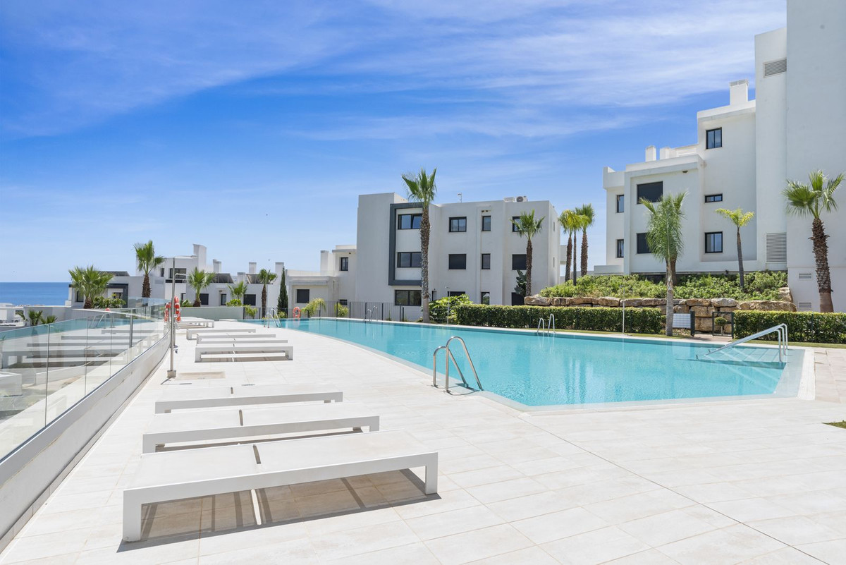 2 Bedroom Apartment in Estepona