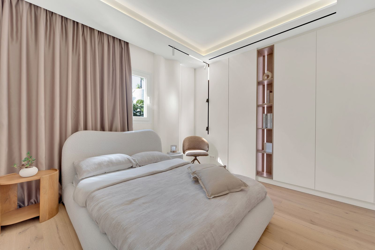 3 Bedroom Apartment in Marbella - Photo 16