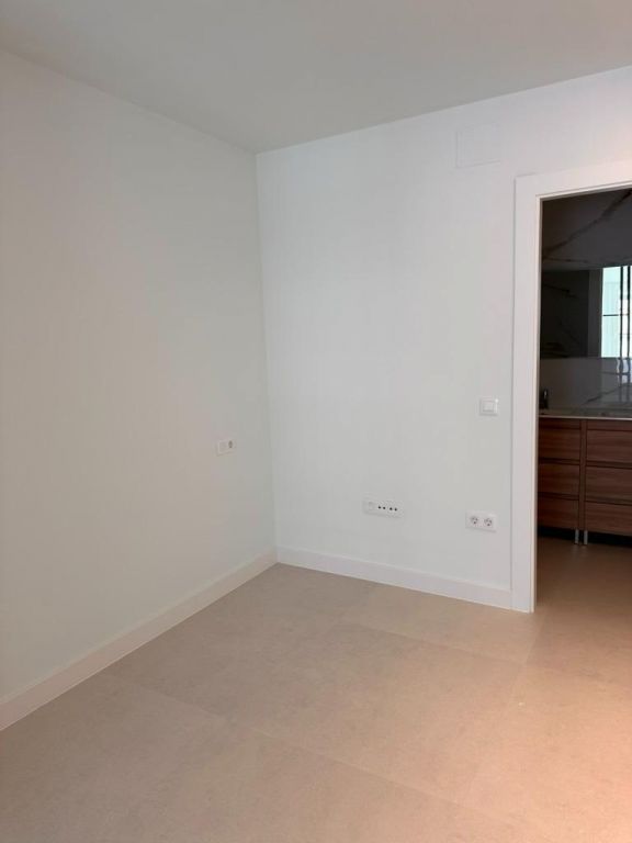 2 Bedroom Penthouse in Fuengirola - Photo 12