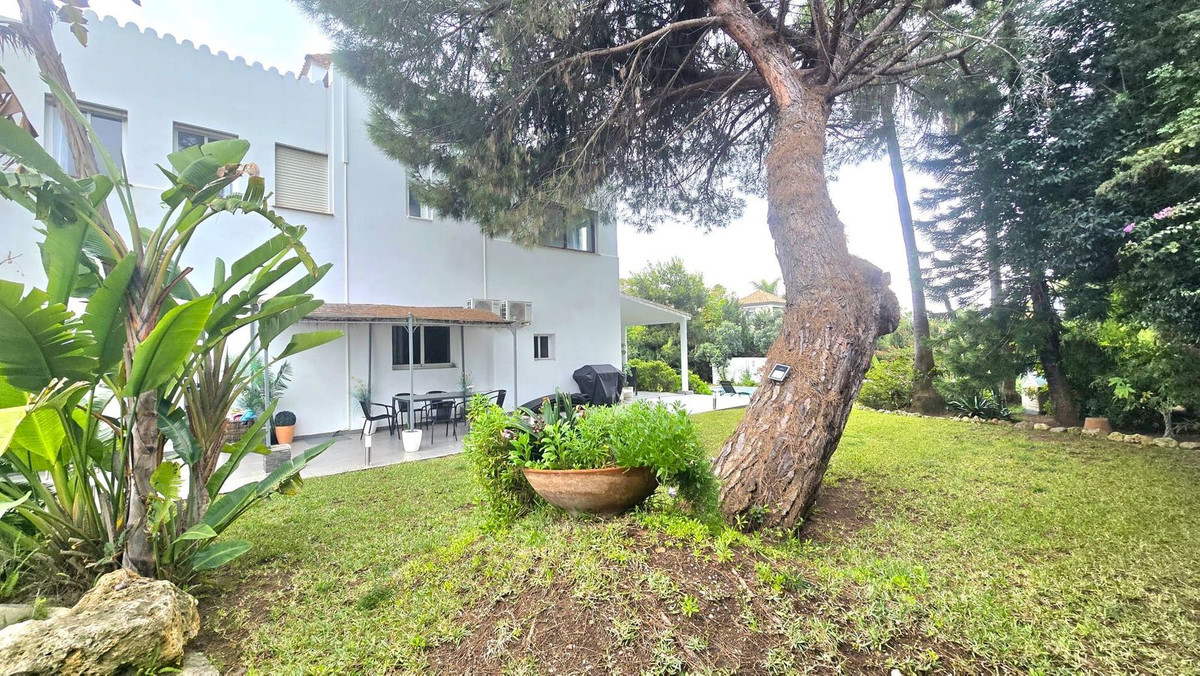 8 Bedroom Villa in Marbella - Photo 45