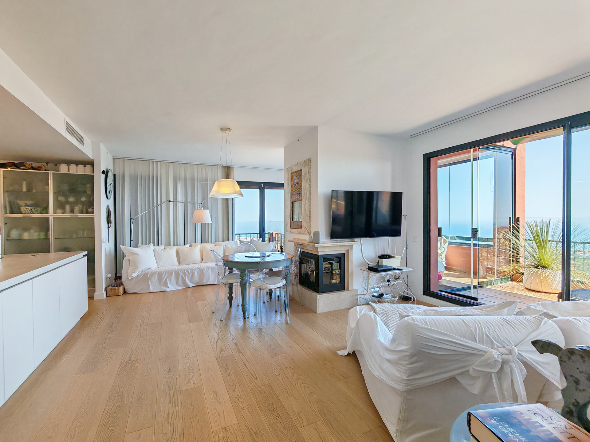 4 Bedroom Apartment in Mijas - Photo 2