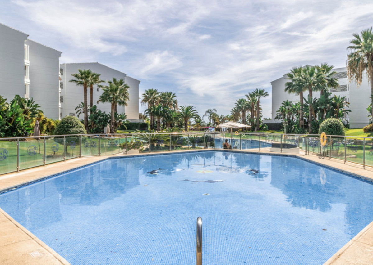 1 Bedroom Apartment in Marbella - Photo 25