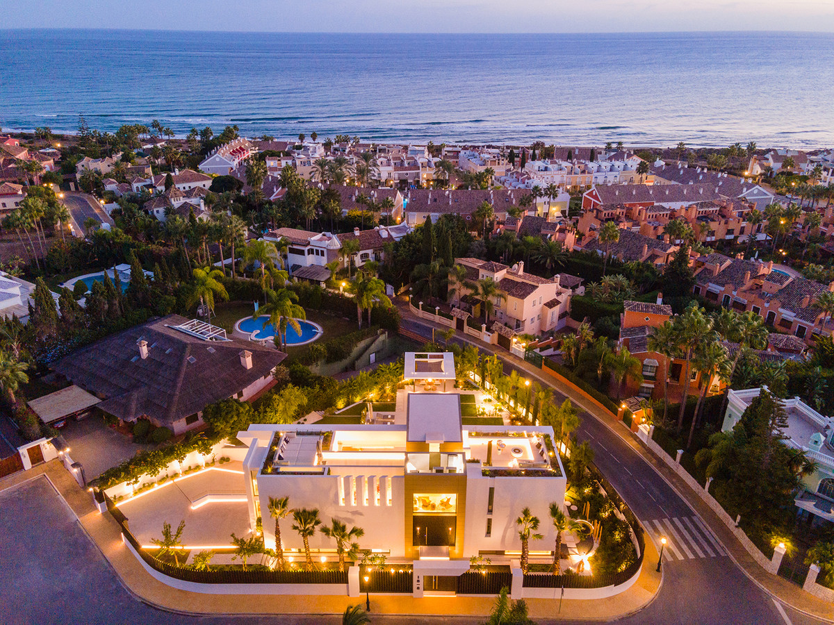 5 Bedroom Villa in Marbella - Photo 31
