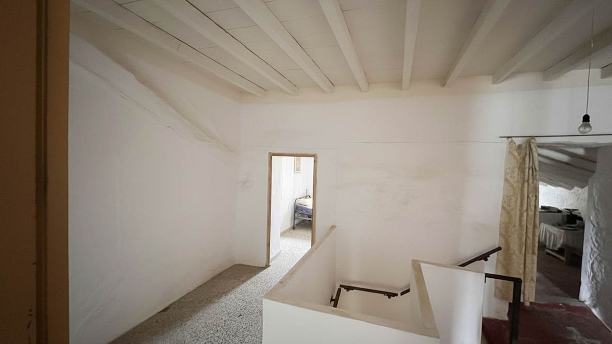 4 Bedroom Townhouse in Colmenar - Photo 16