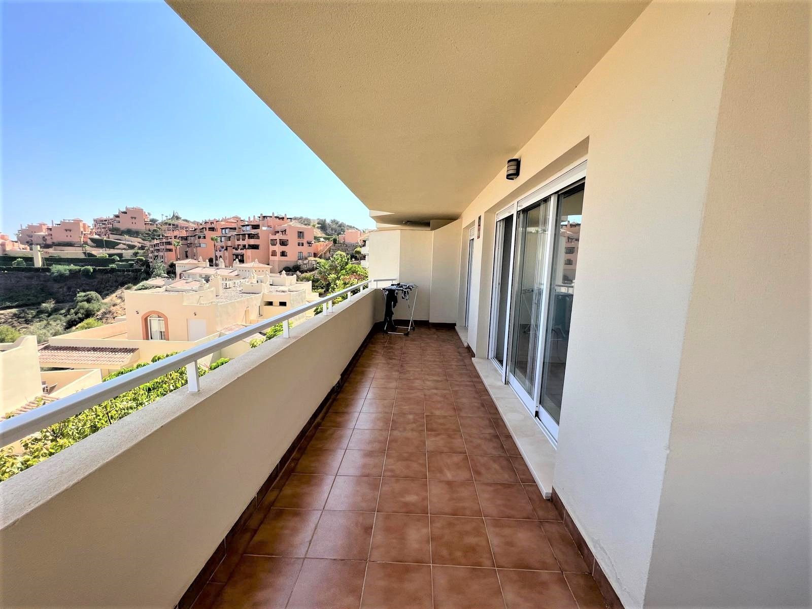 2 Bedroom Apartment in Mijas - Photo 2