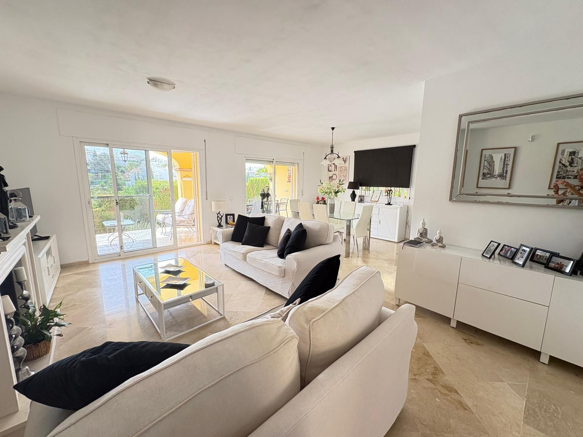3-bedroom villa with pool in Malaga, Spain – Photo 12