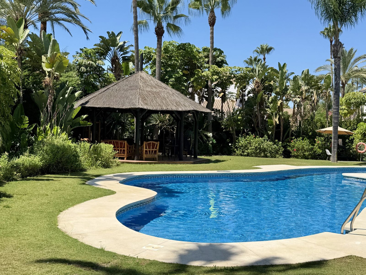 2 Bedroom Apartment in Marbella - Photo 26