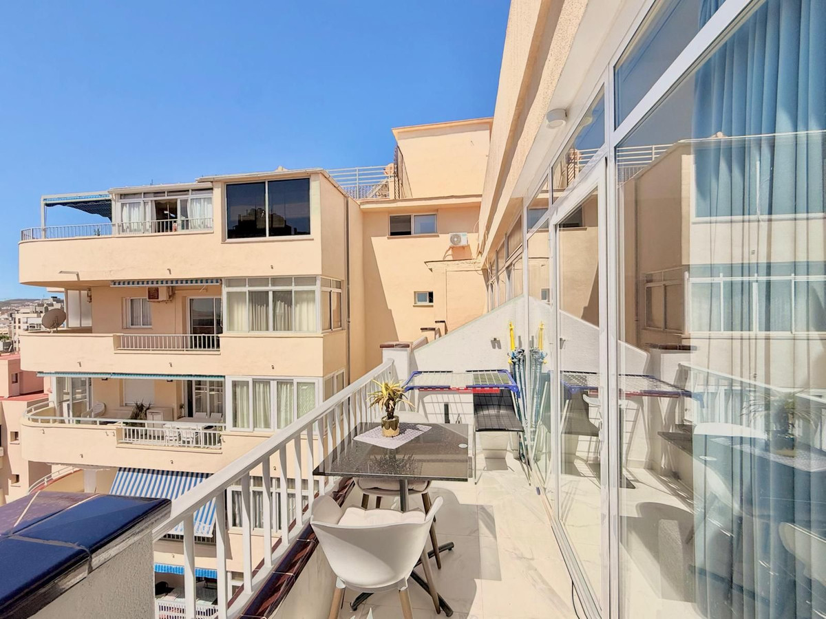 2 Bedroom Penthouse in Fuengirola - Photo 20