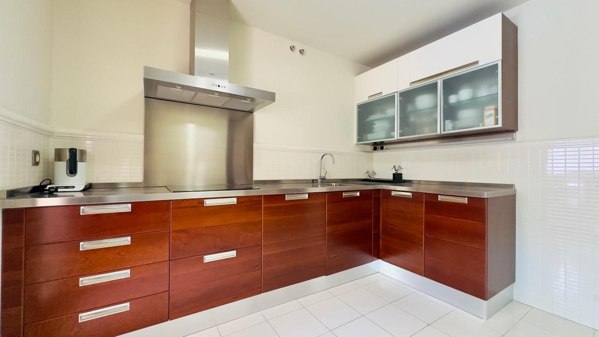 3 Bedroom Apartment in Marbella - Photo 6