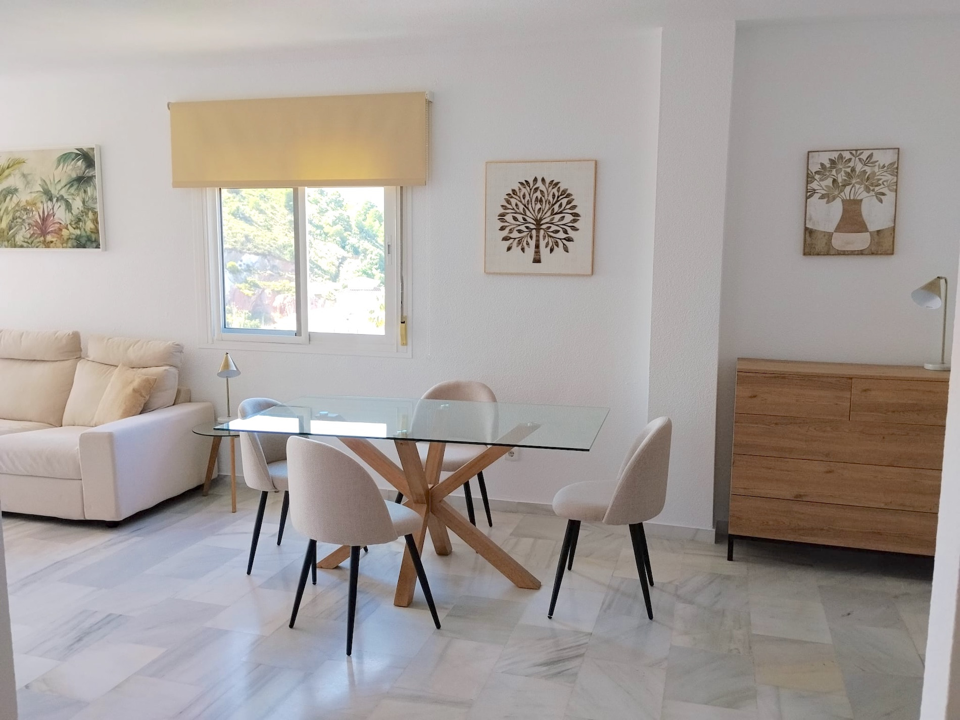 2 Bedroom Apartment in Fuengirola - Photo 2