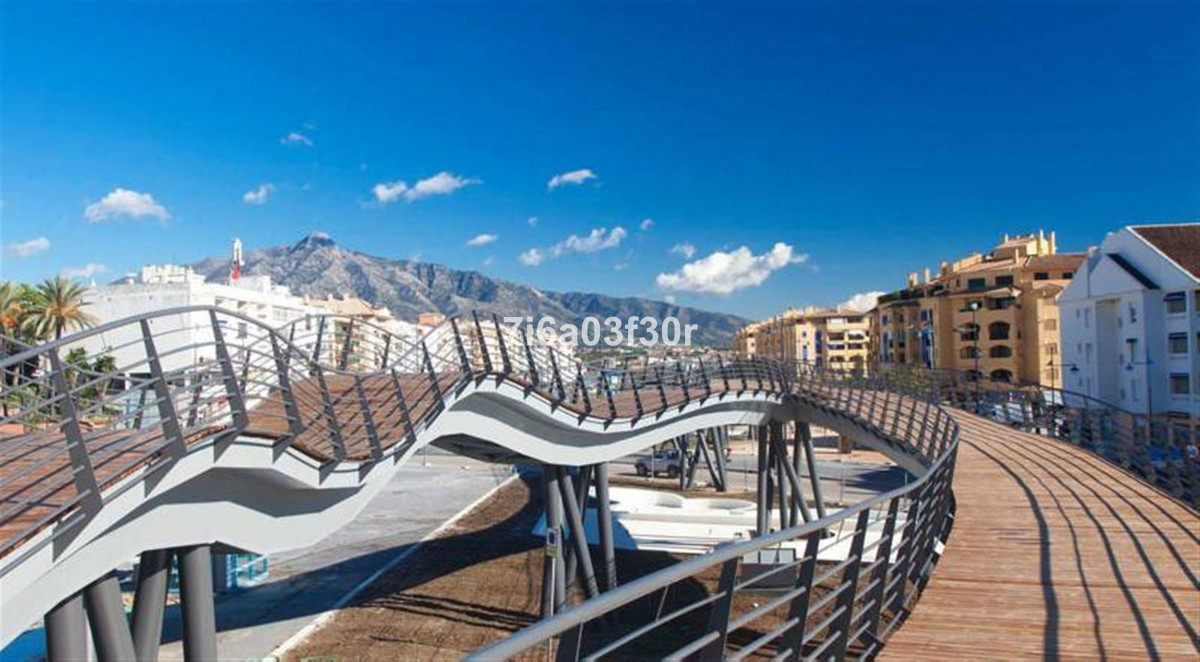 5 Bedroom Townhouse in Marbella - Photo 34