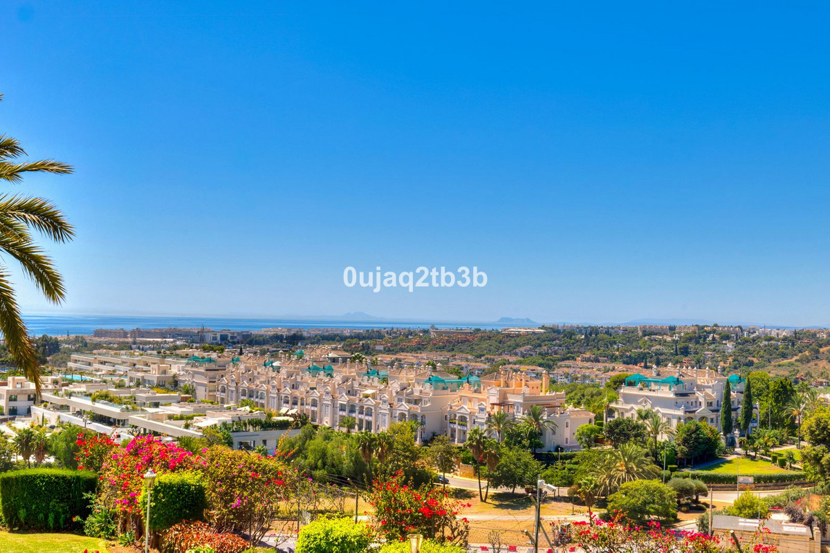 3 Bedroom Apartment in Marbella - Photo 26