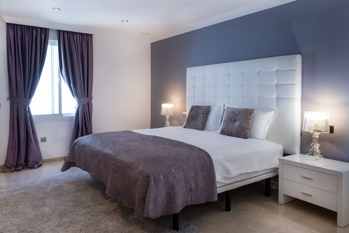 8 Bedroom Villa in Marbella - Photo 17