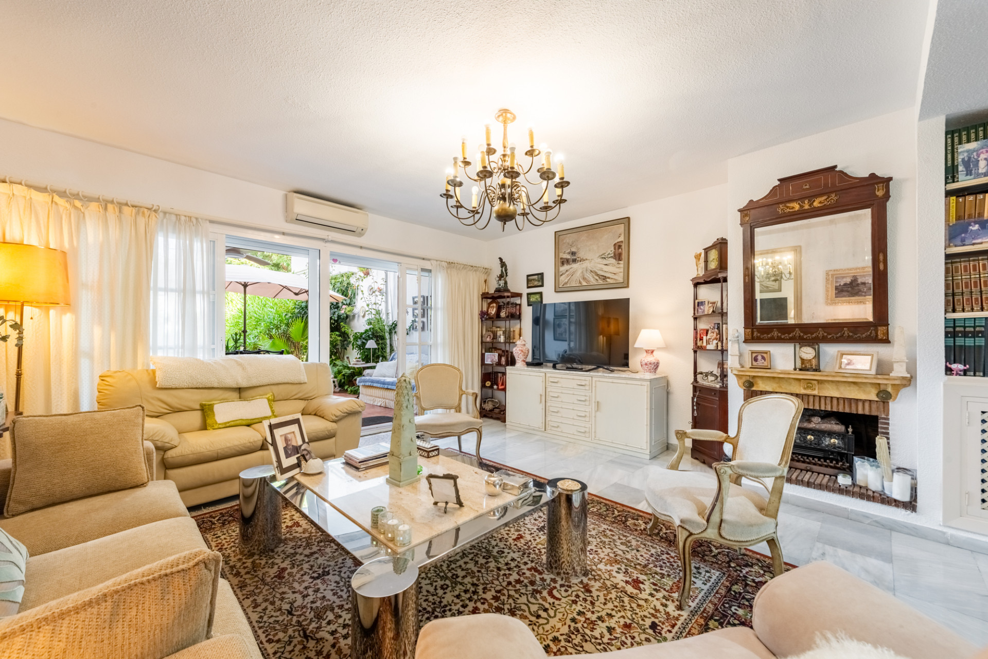 3 Bedroom Townhouse in Estepona - Photo 5