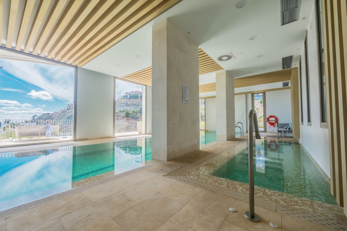3 Bedroom Apartment in Benahavís - Photo 25