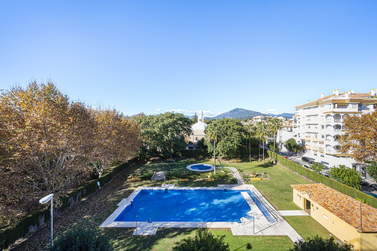 3 Bedroom Apartment in San Pedro de Alcántara - Photo 3