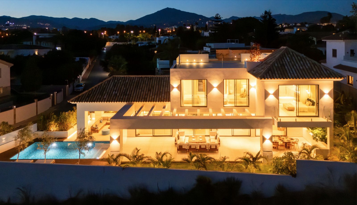 5 Bedroom Villa in San Pedro de Alcántara - Photo 31