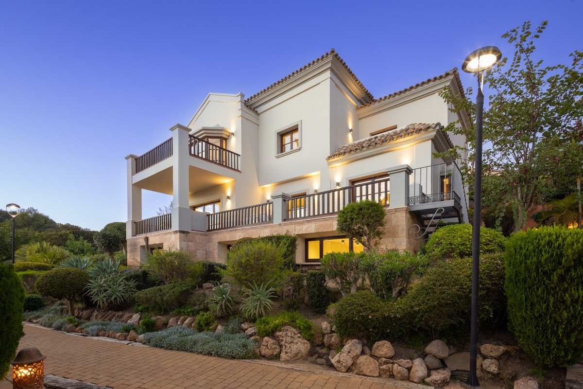 5 Bedroom Townhouse in Marbella - Photo 2