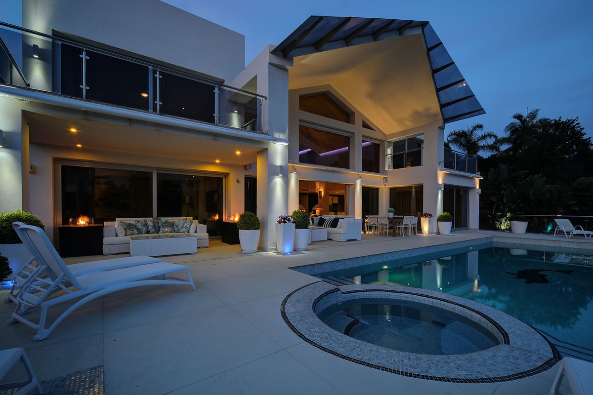 5 Bedroom Villa in Marbella - Photo 21